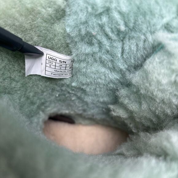 Womens Ugg Boots RARE Bailey Bow Tiffany's Aqua Pastel & White Retired 6 Fits 7 - Picture 10 of 11